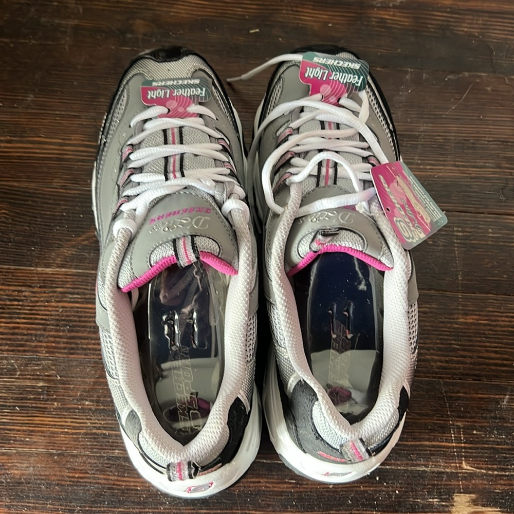 NIB Sketchers D’Lites Leather Memory Foam Sneakers Womens Size 11 - Picture 2 of 6